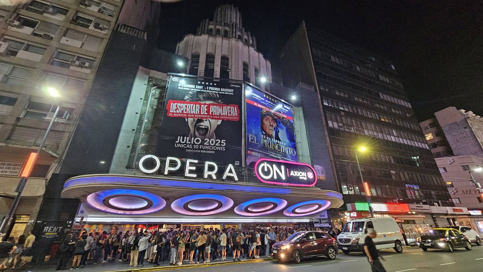 Show con visuales en el Teatro Ópera de Buenos Aires